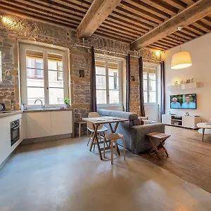  Appartement La Nuit Saint Georges France
